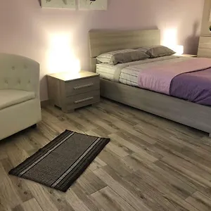 Lucrezia Casa vacanze Aeroporto di Catania Fontana Rossa